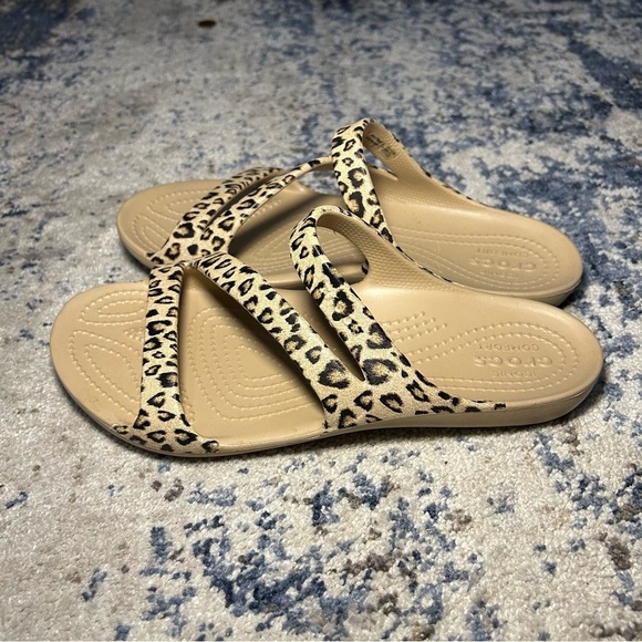 Crocs Kaydee II Cheetah Print Slip-On Slides Size 7 - Picture 2 of 9